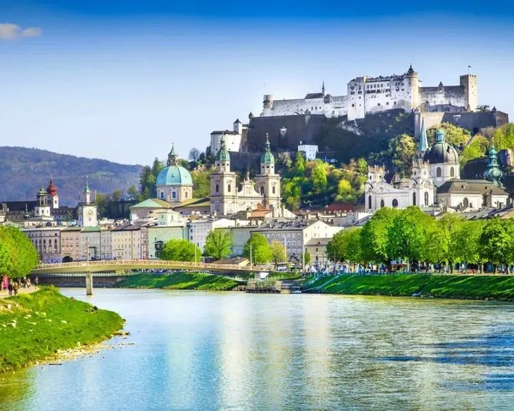 Austria: paszport czy dowód osobisty? Dokumenty potrzebne w podróży
