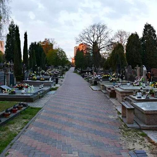 Cmentarz Wawrzyszewski – dojazd komunikacją i samochodem