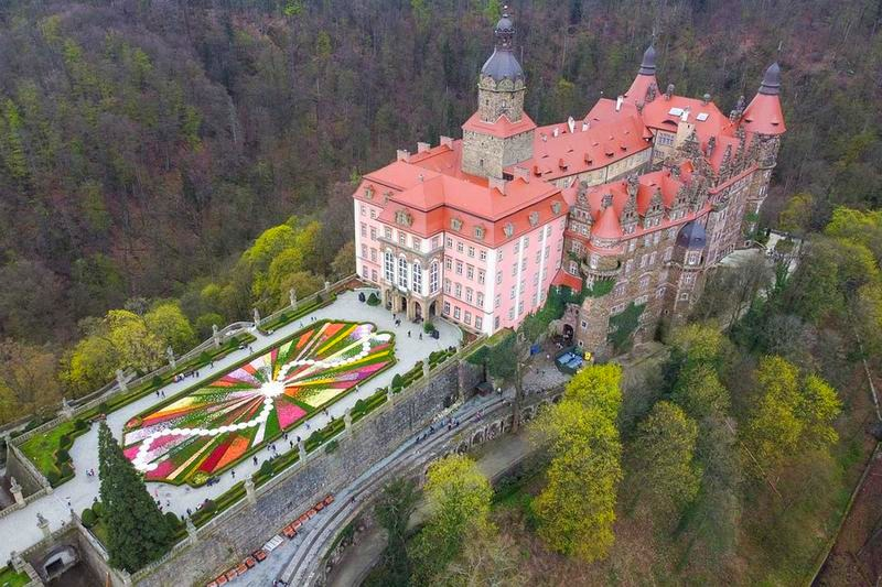 Zamek Książ: gdzie zjeść – restauracje i ukryte kulinarne perełki
